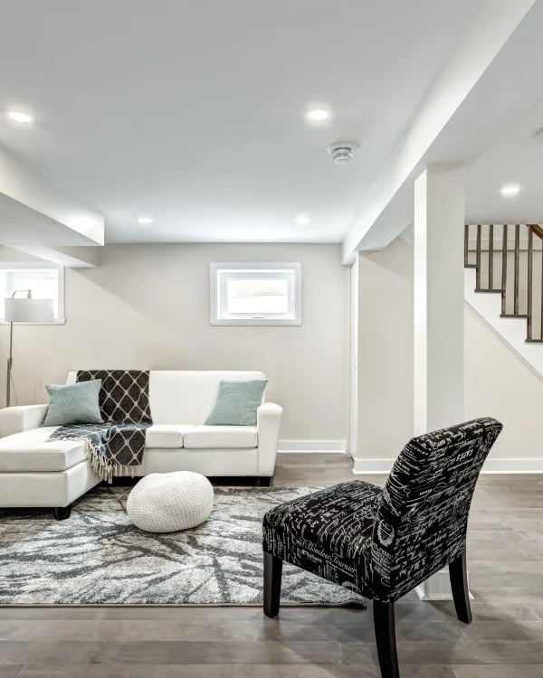 luxury-canadian-house-completely-renovated-furnis-2026-01-11-08-40-46-utc_11zon